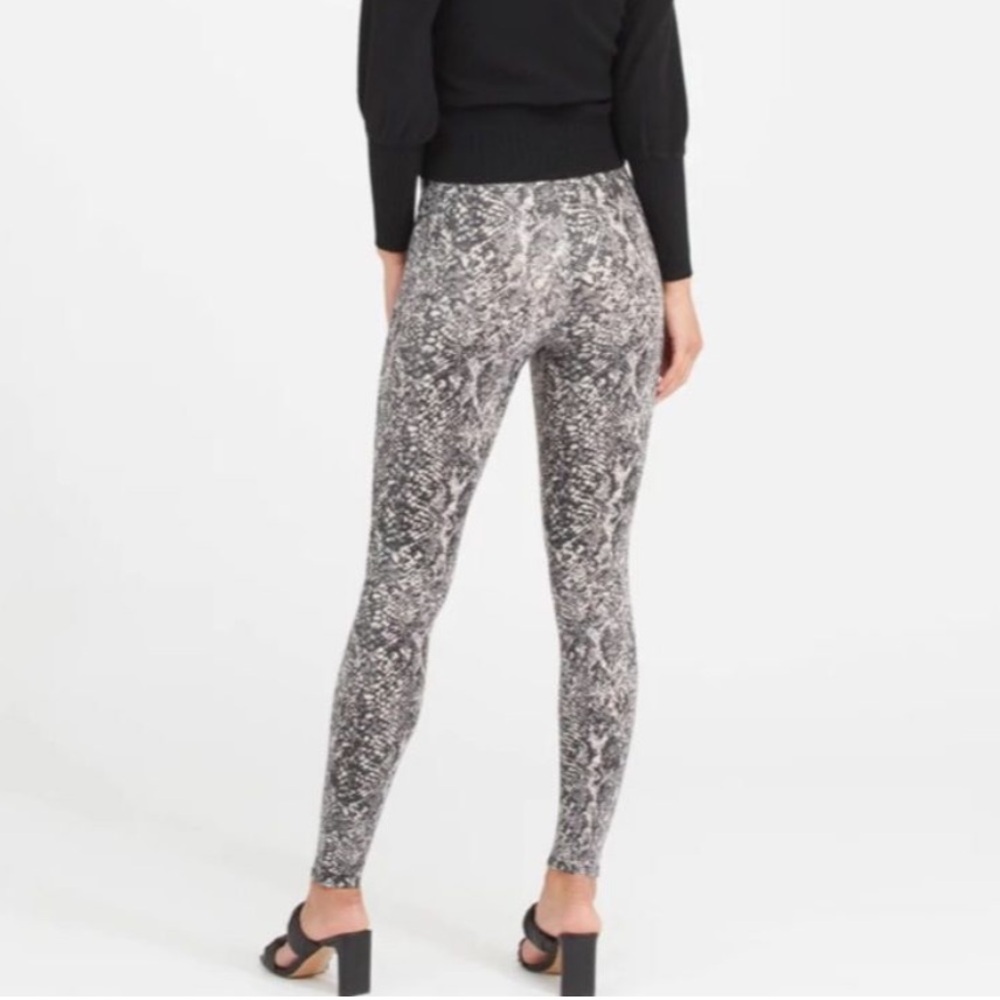 SPANX Ankle Jean-ish Leggings Taupe Snakeskin Print  XL